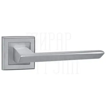 Дверная ручка Punto (Пунто) на квадратной розетке 'BLADE' QL сатинированный хром