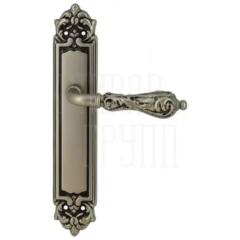 Дверная ручка Extreza 'GRETA' (Грета) 302 на планке PL02 старинное серебро (cyl)